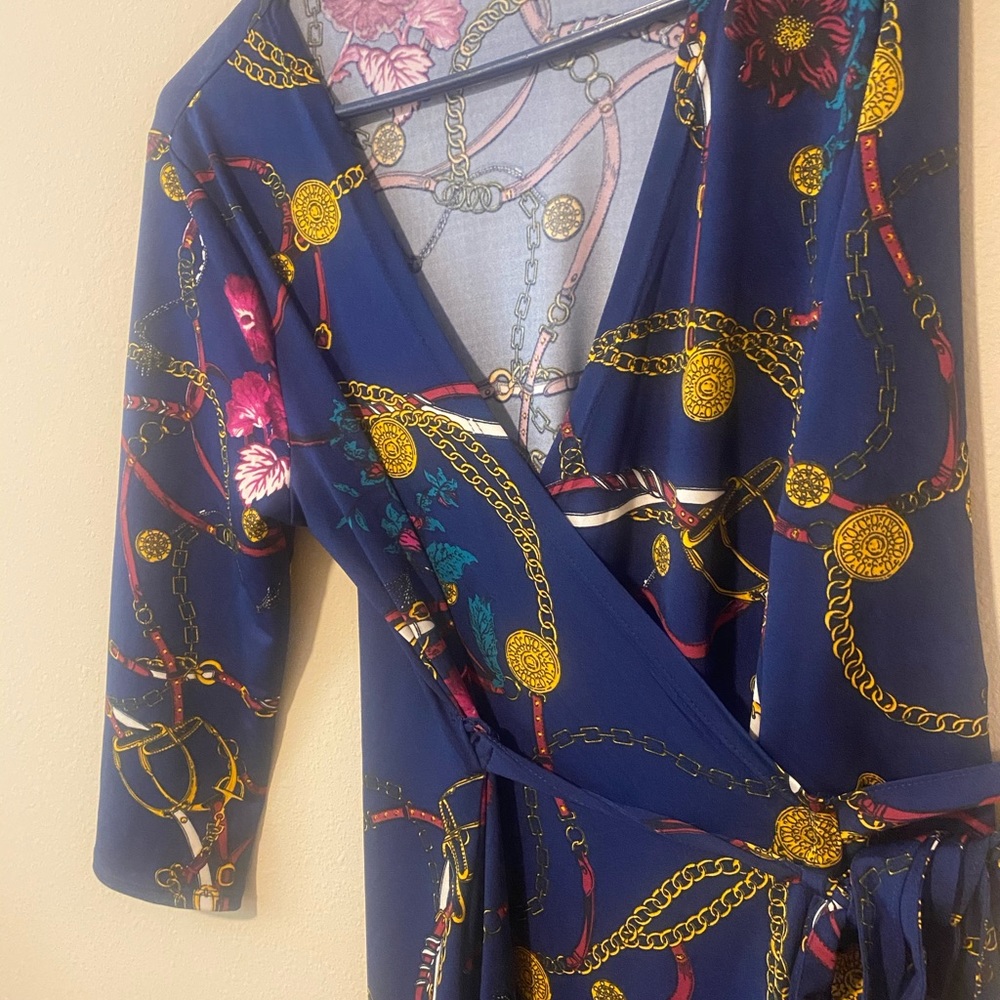 Pattern wrap dress - Picture 4 of 5